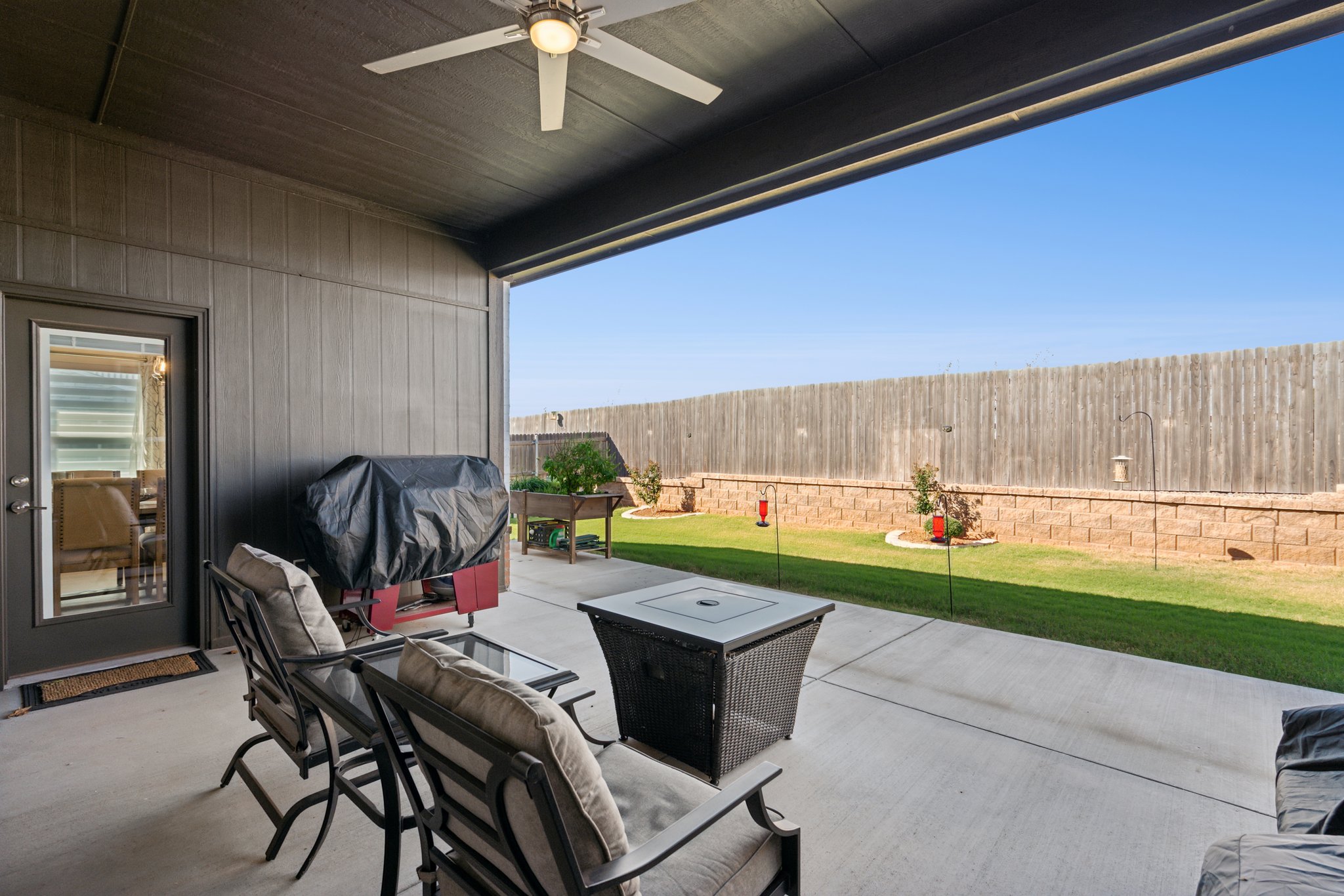 1009 Mount Irving Wy_037.jpg