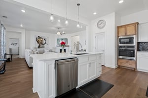 1009 Mount Irving Wy_012.jpg