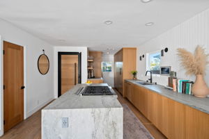 1009 Vernon Avenue-25