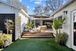 1009 Vernon Avenue-51