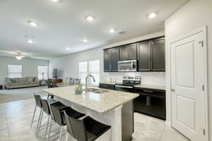 Kitchen/Breakfast Bar