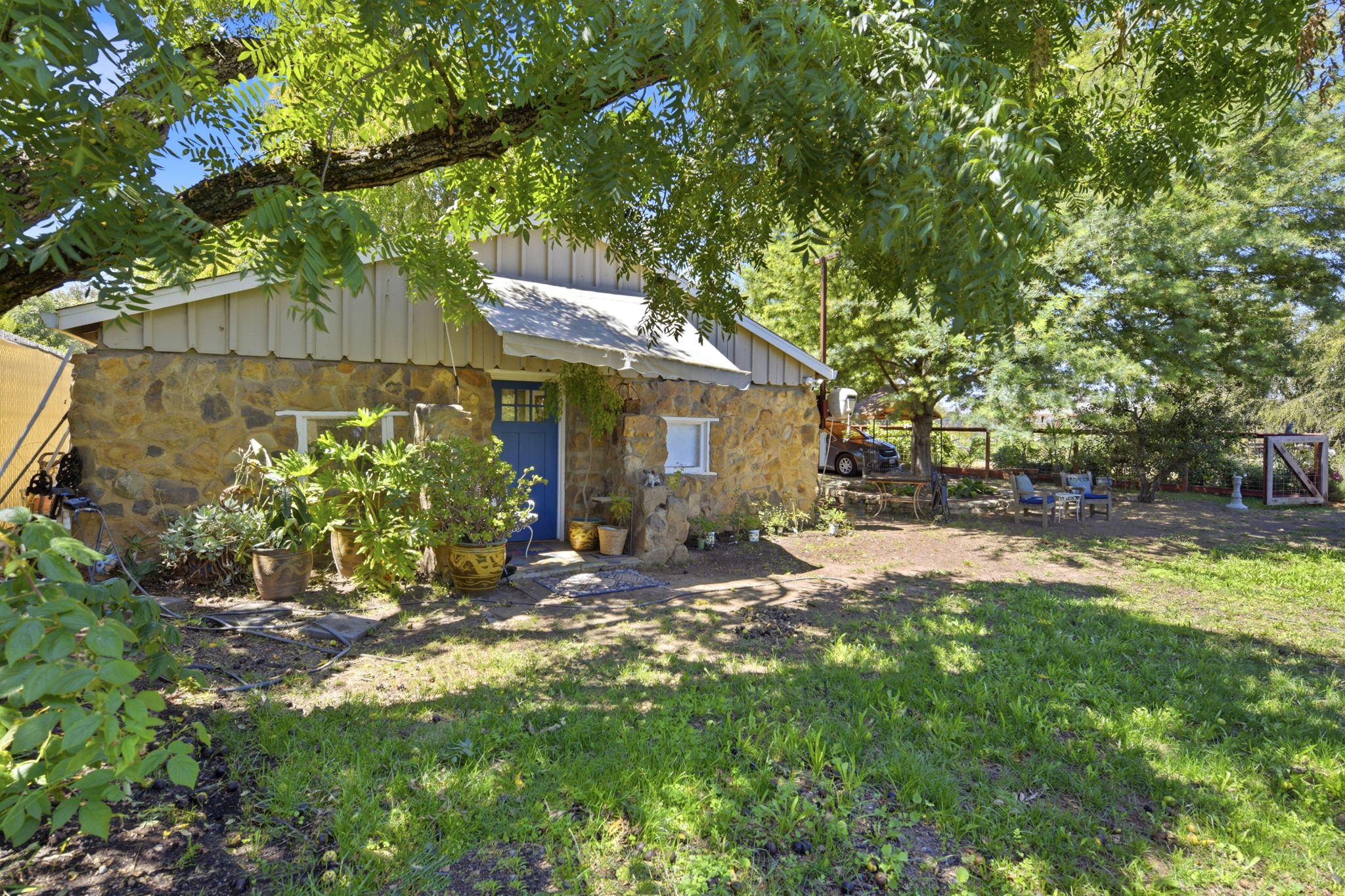 002_F8_10095 Monterey Rd