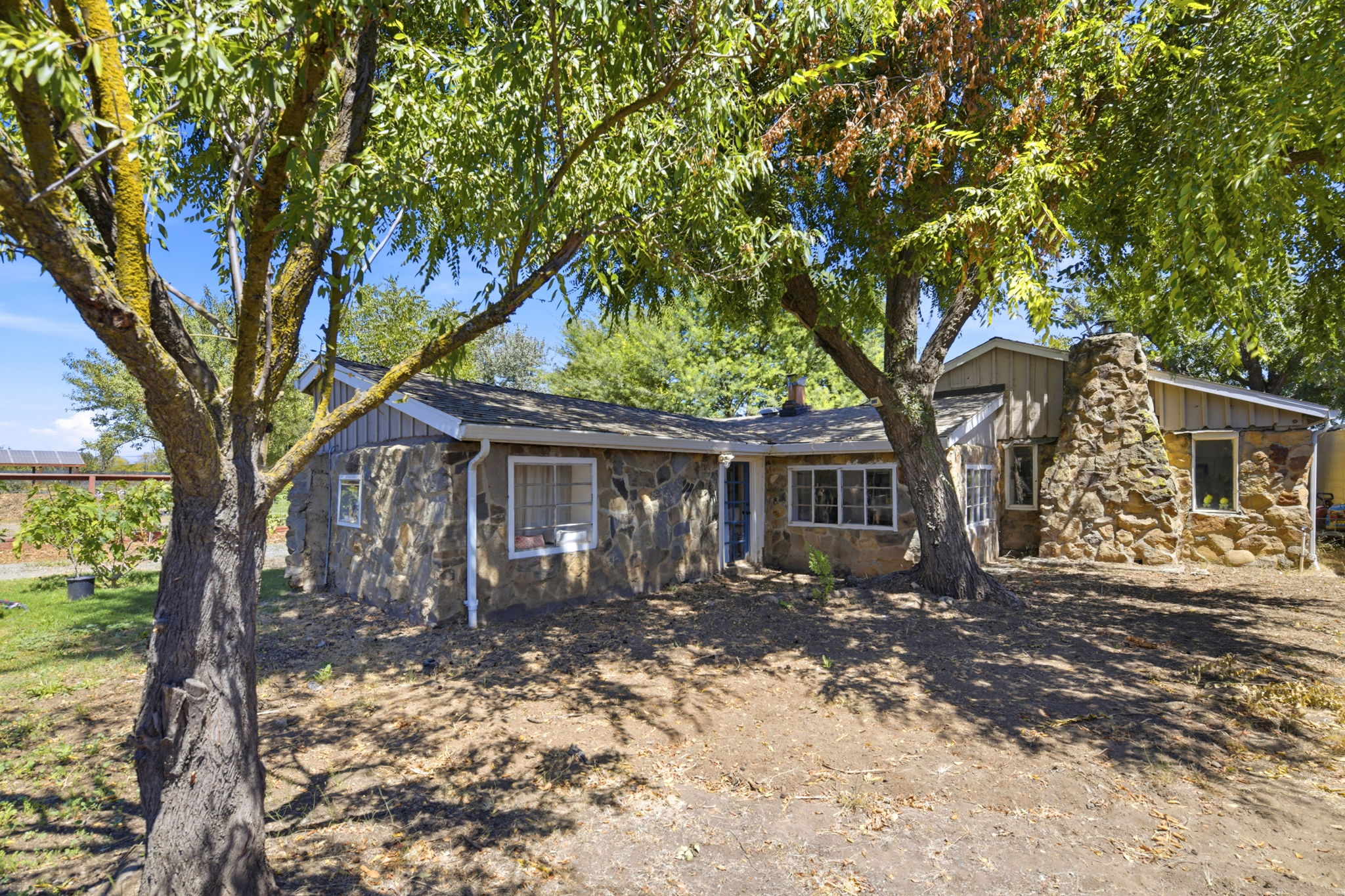 012_F8_10095 Monterey Rd