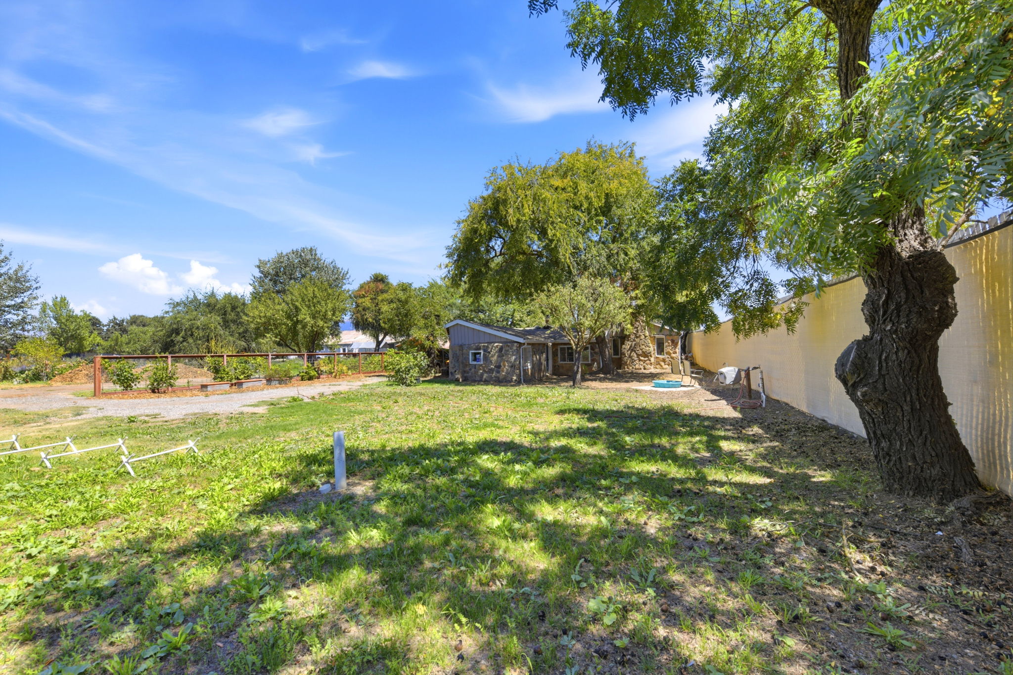 014_F8_10095 Monterey Rd