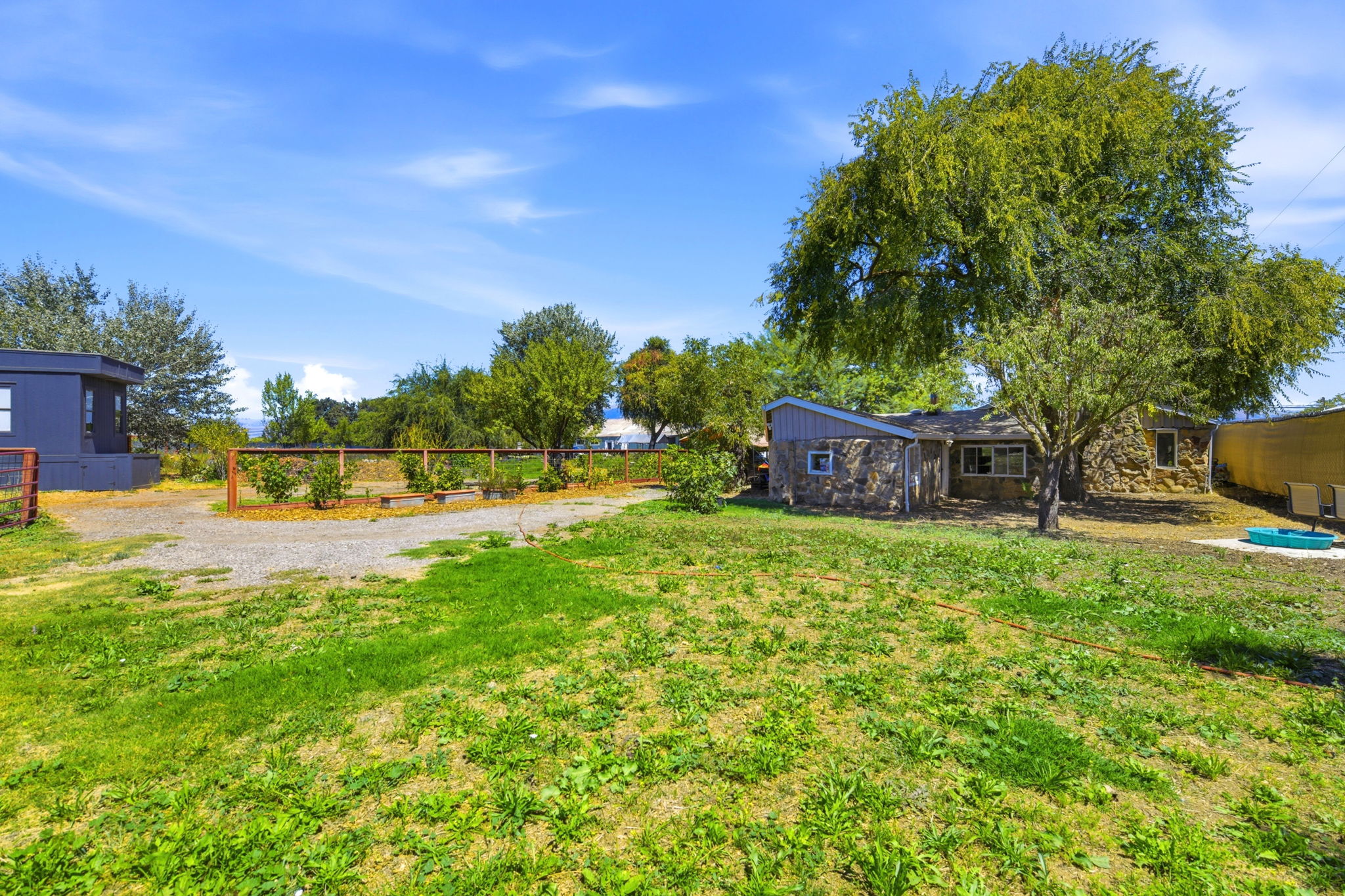 015_F8_10095 Monterey Rd
