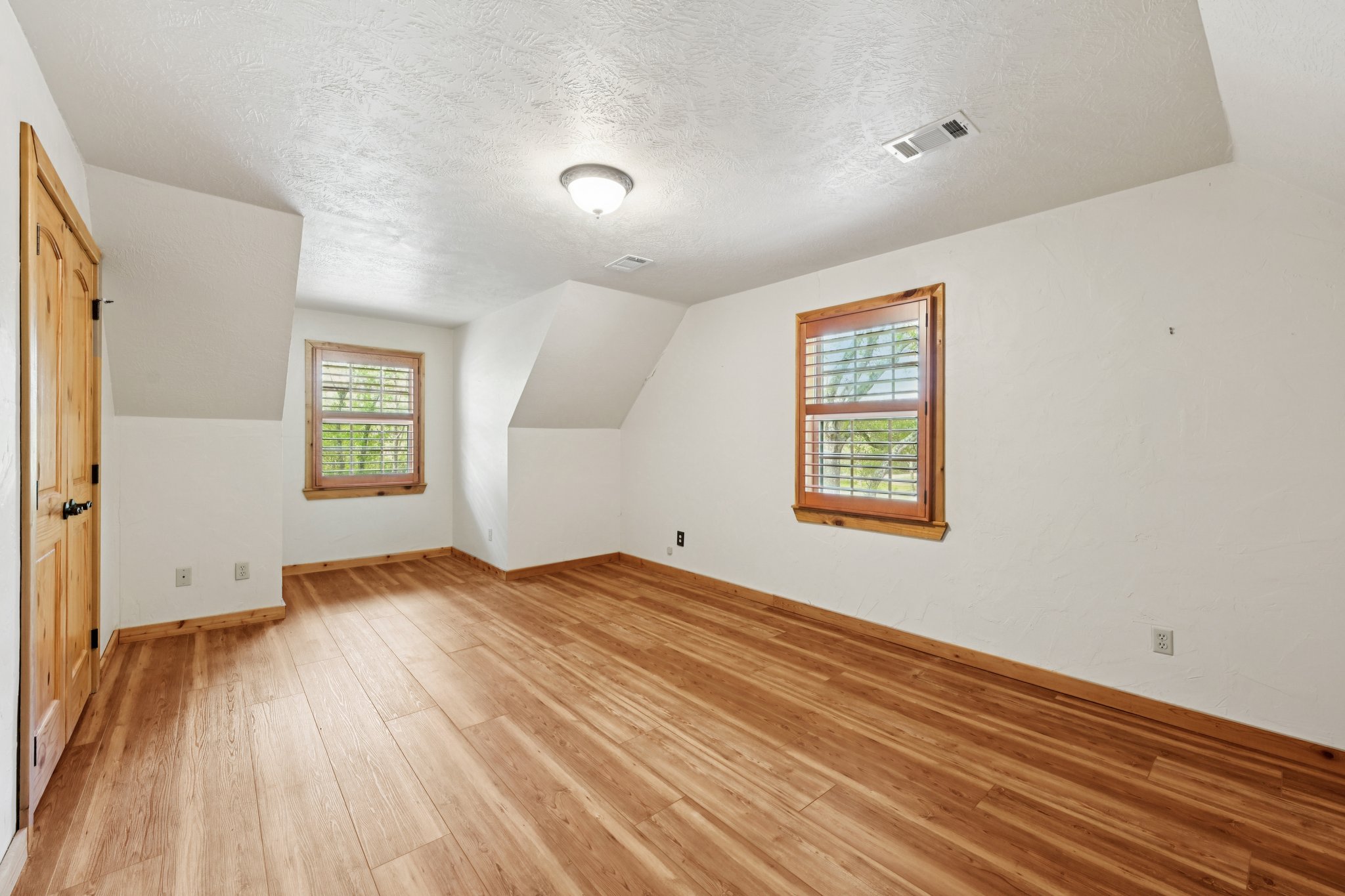 1_2 Avenue J-S2003-023.jpg