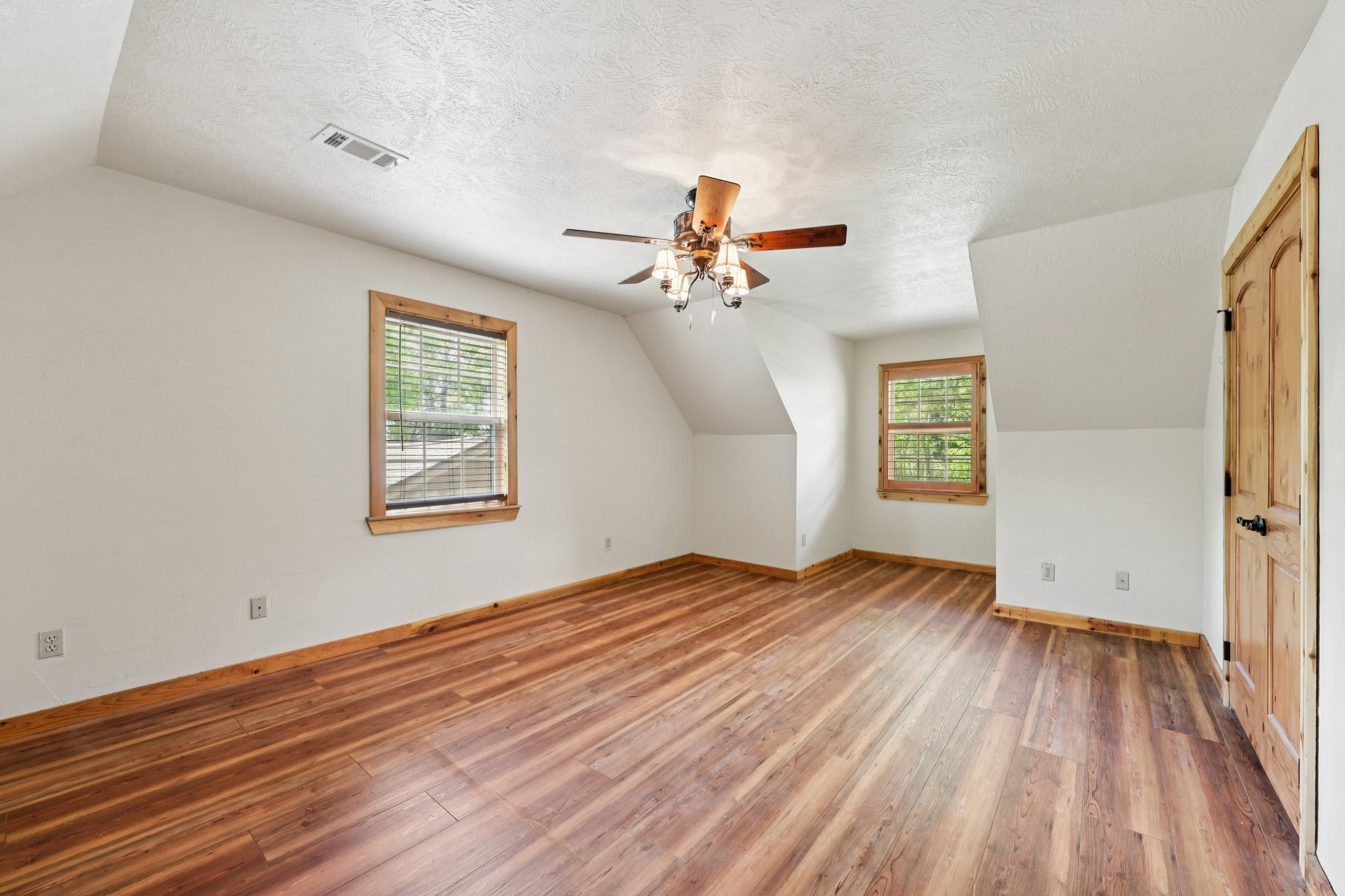 1_2 Avenue J-S2003-027.jpg