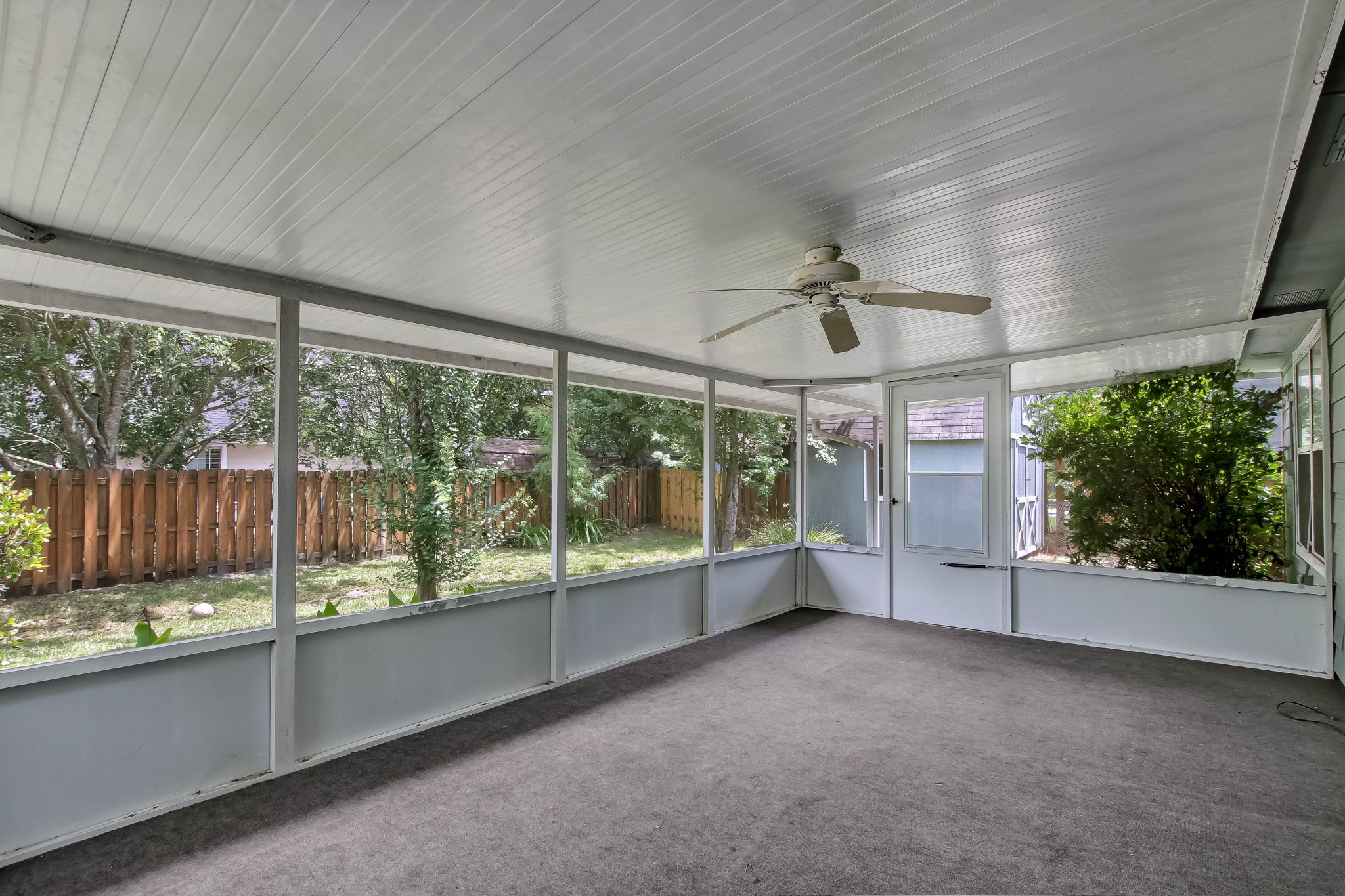 Screened-in Porch