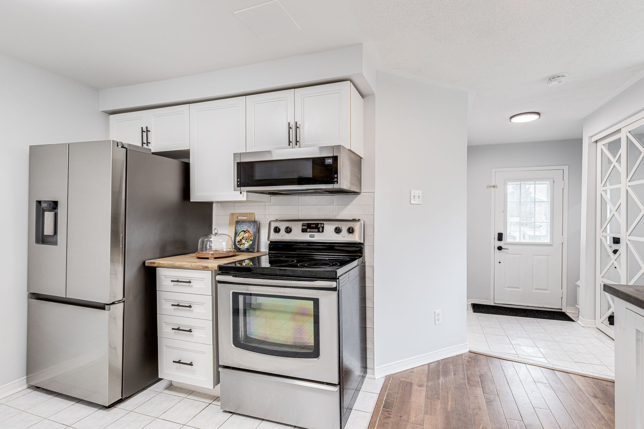 Barrie property showcase — delivered property photograph 8
