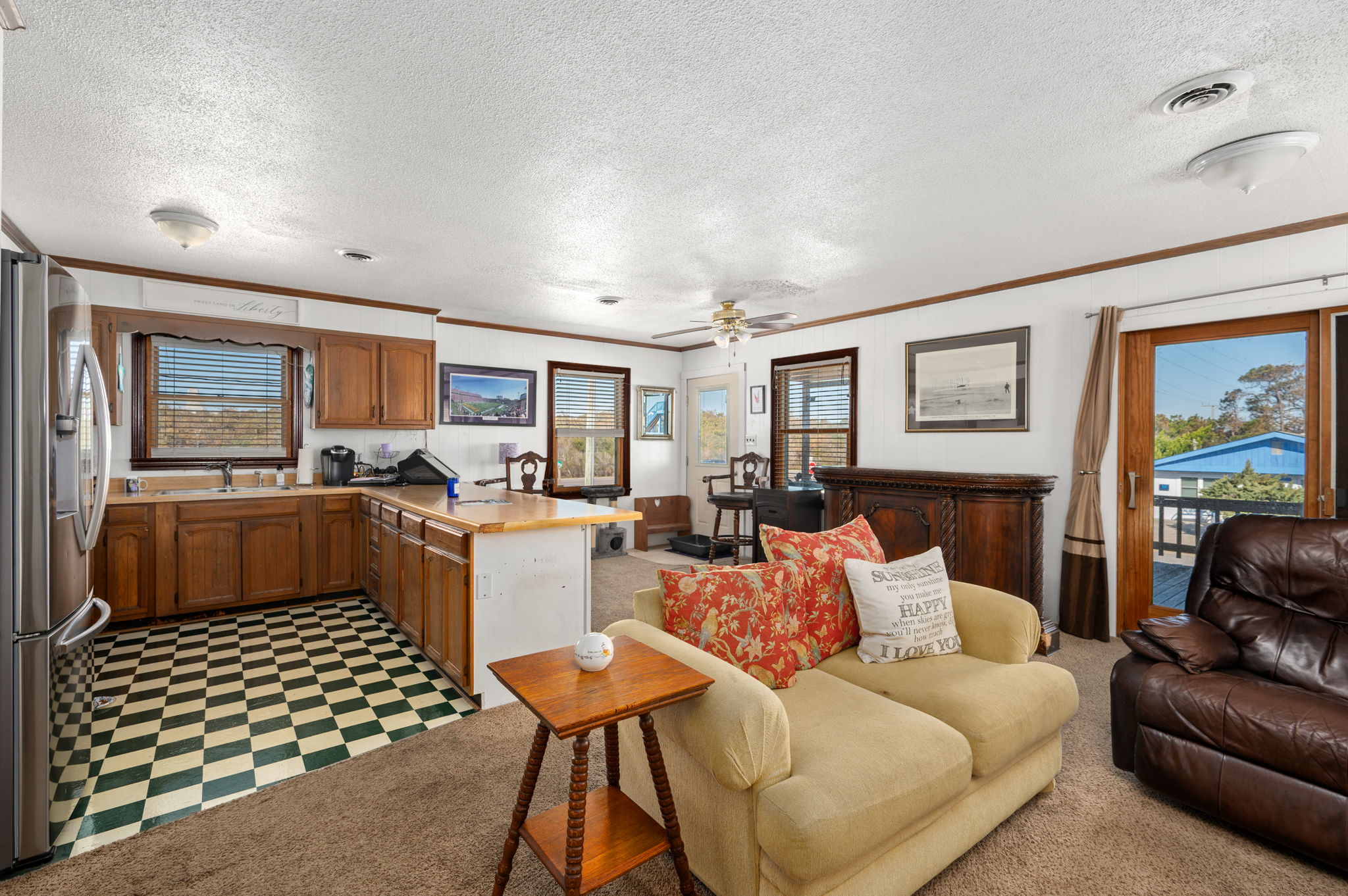 101-E-Carlow-Living-V5