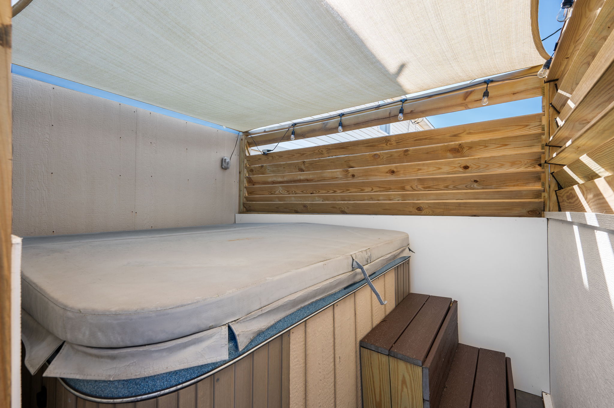 101-E-Carlow-Private-Hot-Tub