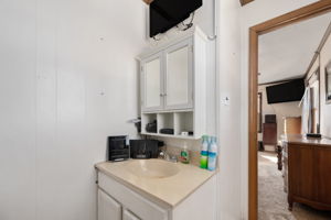 101-E-Carlow-BR1-Private-Bath