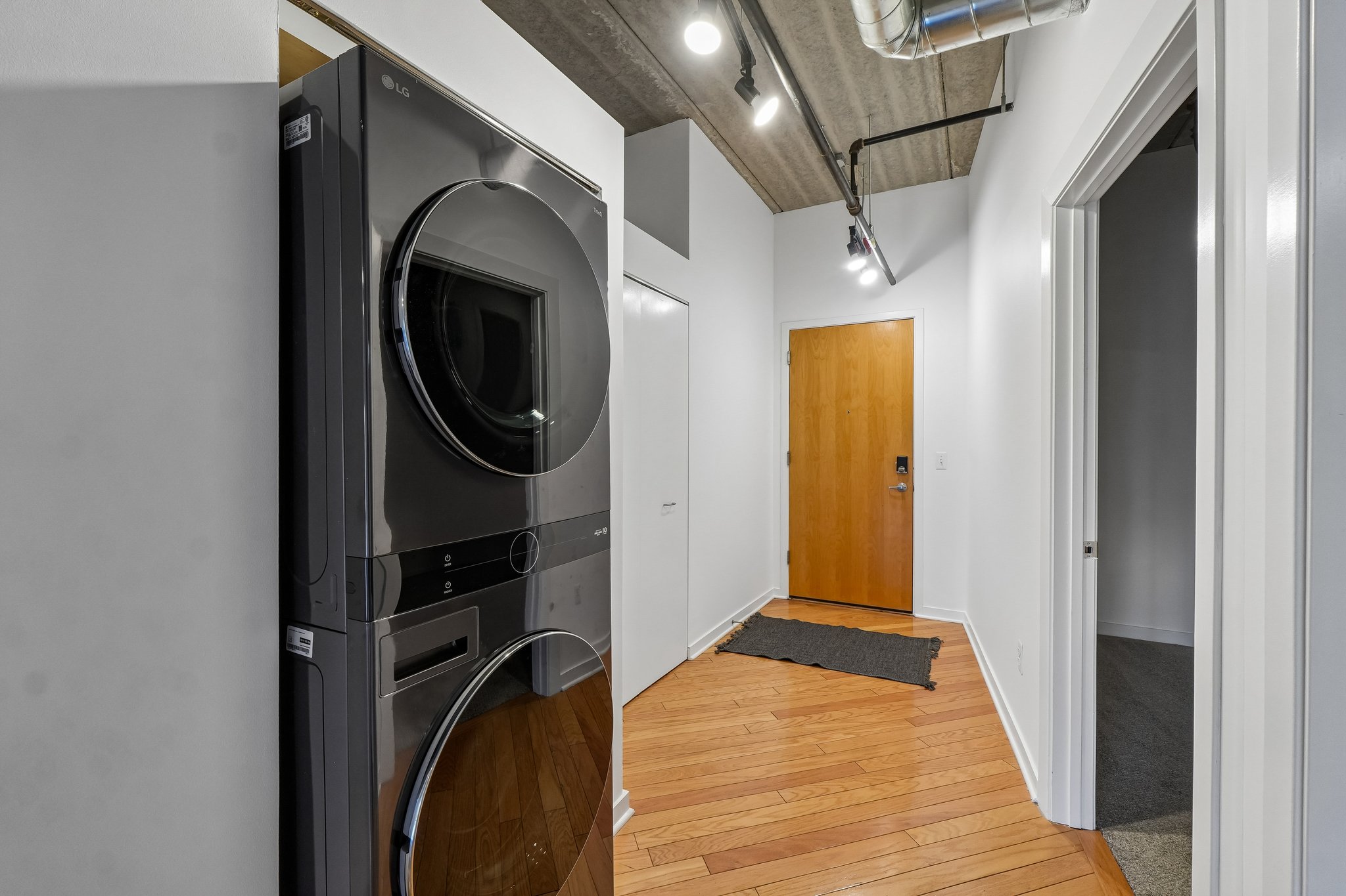 Curry Ave 536-S2609-002.jpg