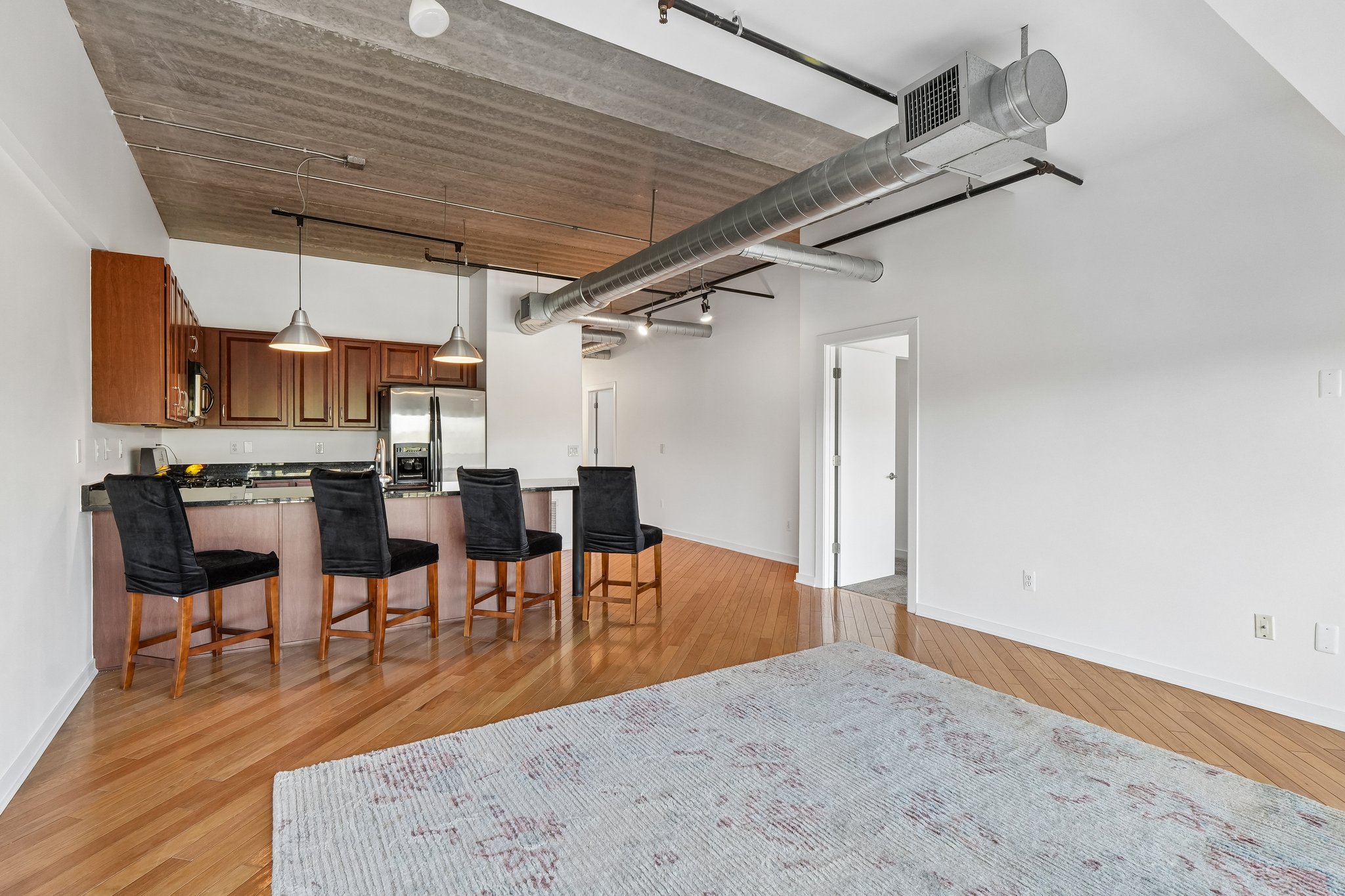 Curry Ave 536-S2609-006.jpg