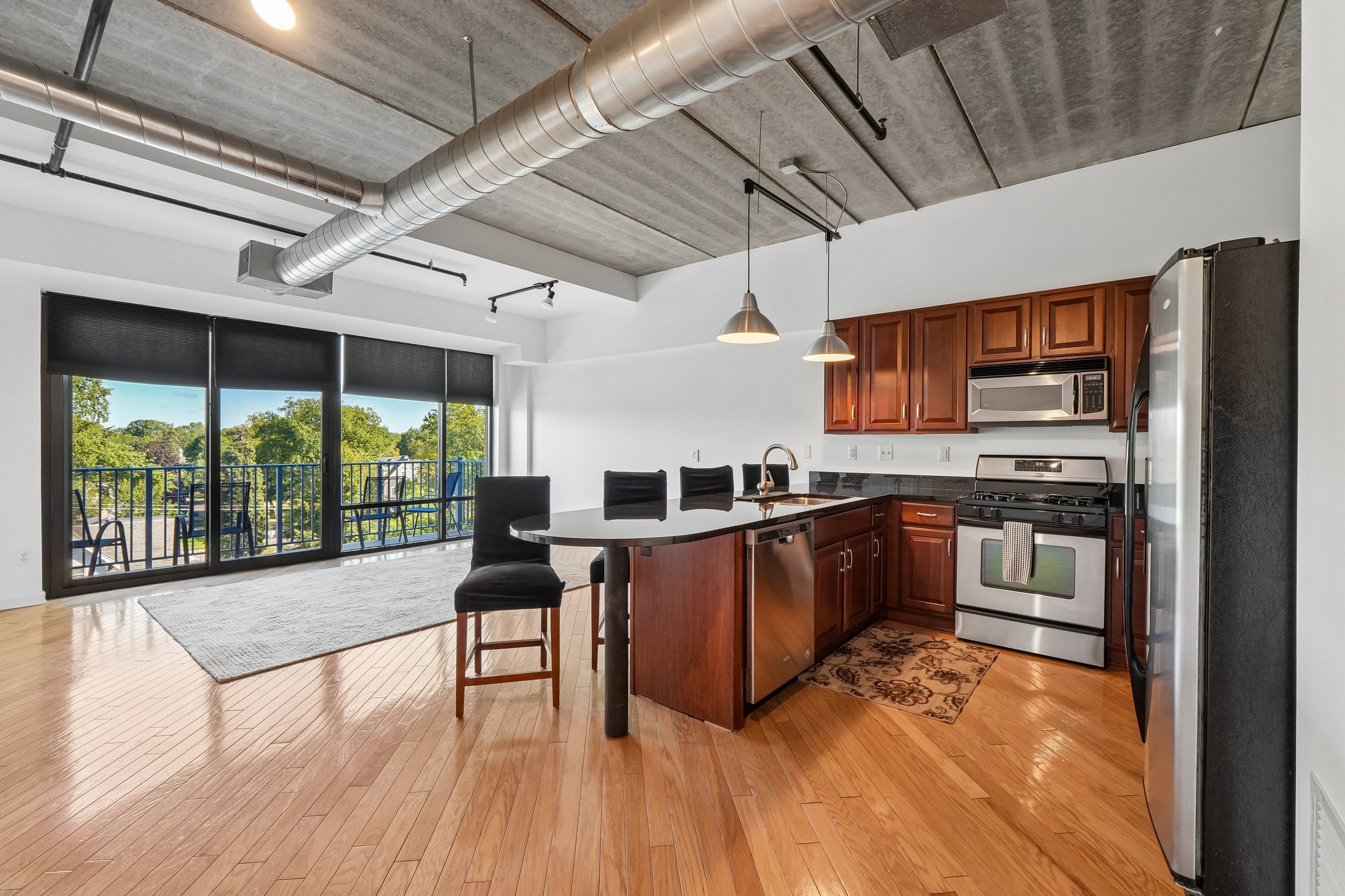 Curry Ave 536-S2609-007.jpg