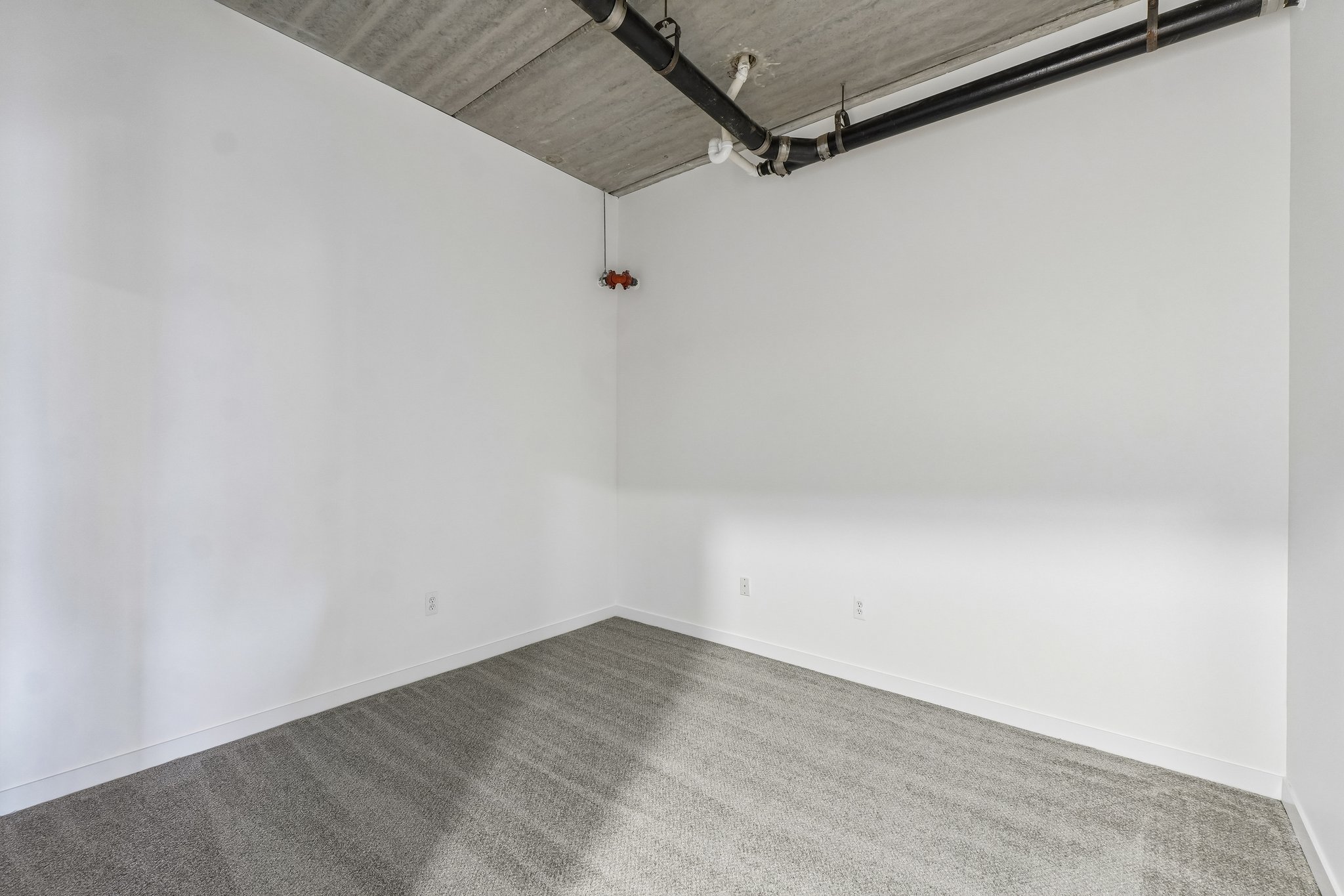 Curry Ave 536-S2609-011.jpg