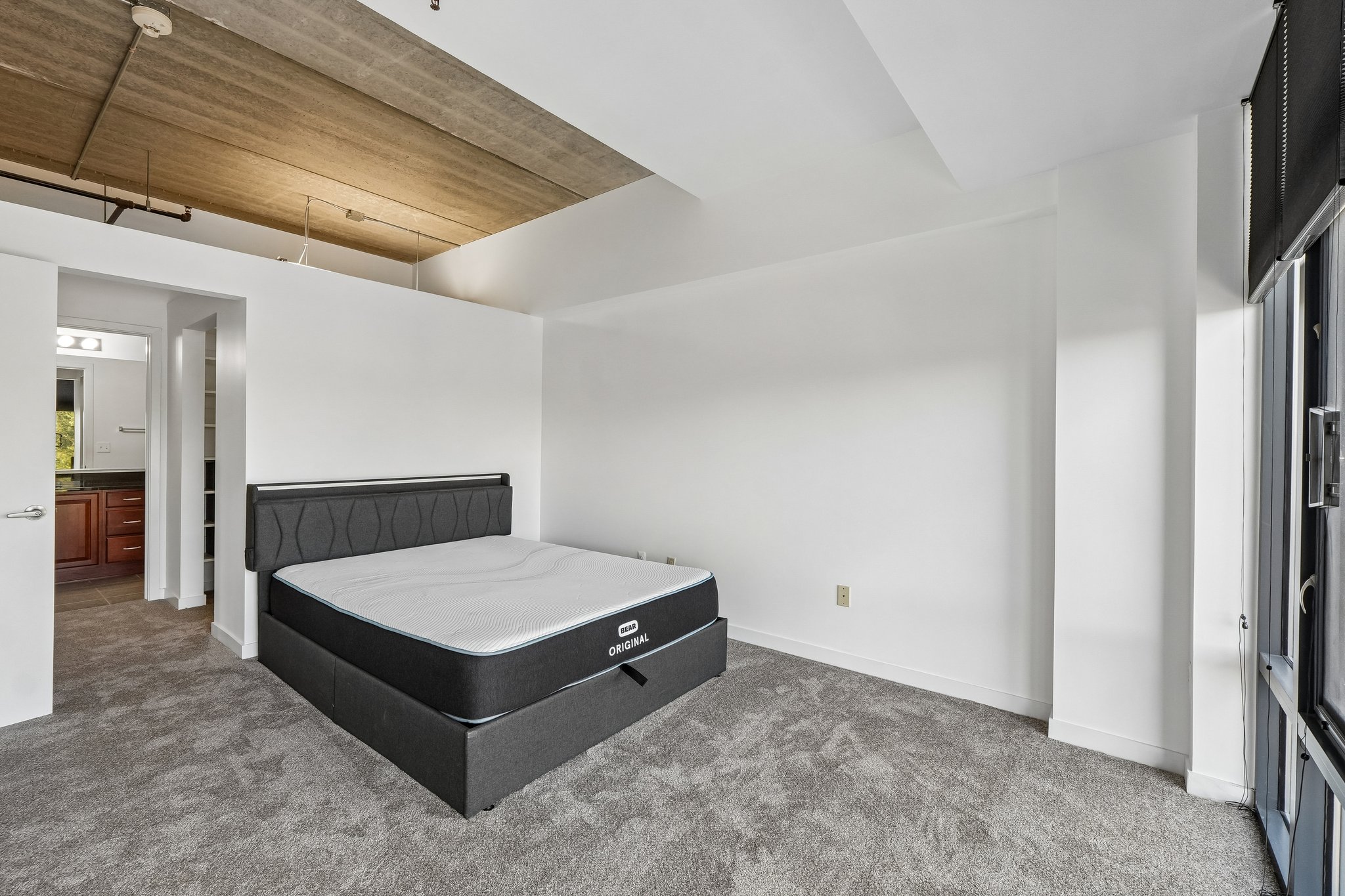 Curry Ave 536-S2609-016.jpg