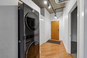 Curry Ave 536-S2609-002.jpg