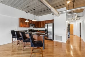 Curry Ave 536-S2609-008.jpg