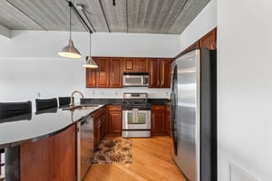 Curry Ave 536-S2609-009.jpg