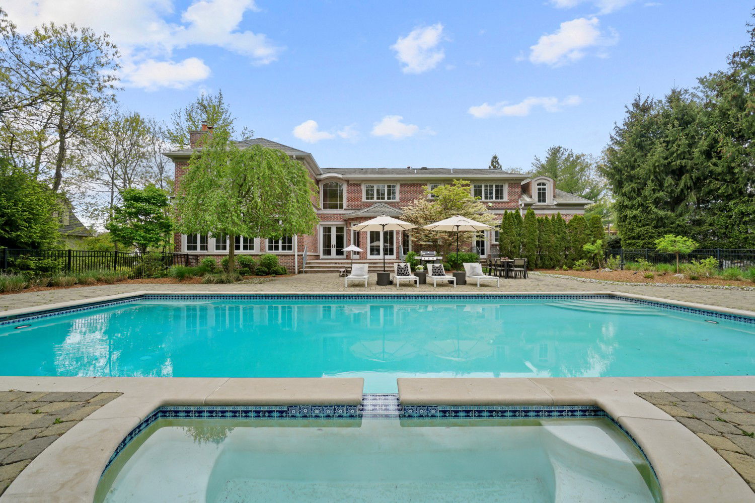 101 Essex Dr Tenafly NJ