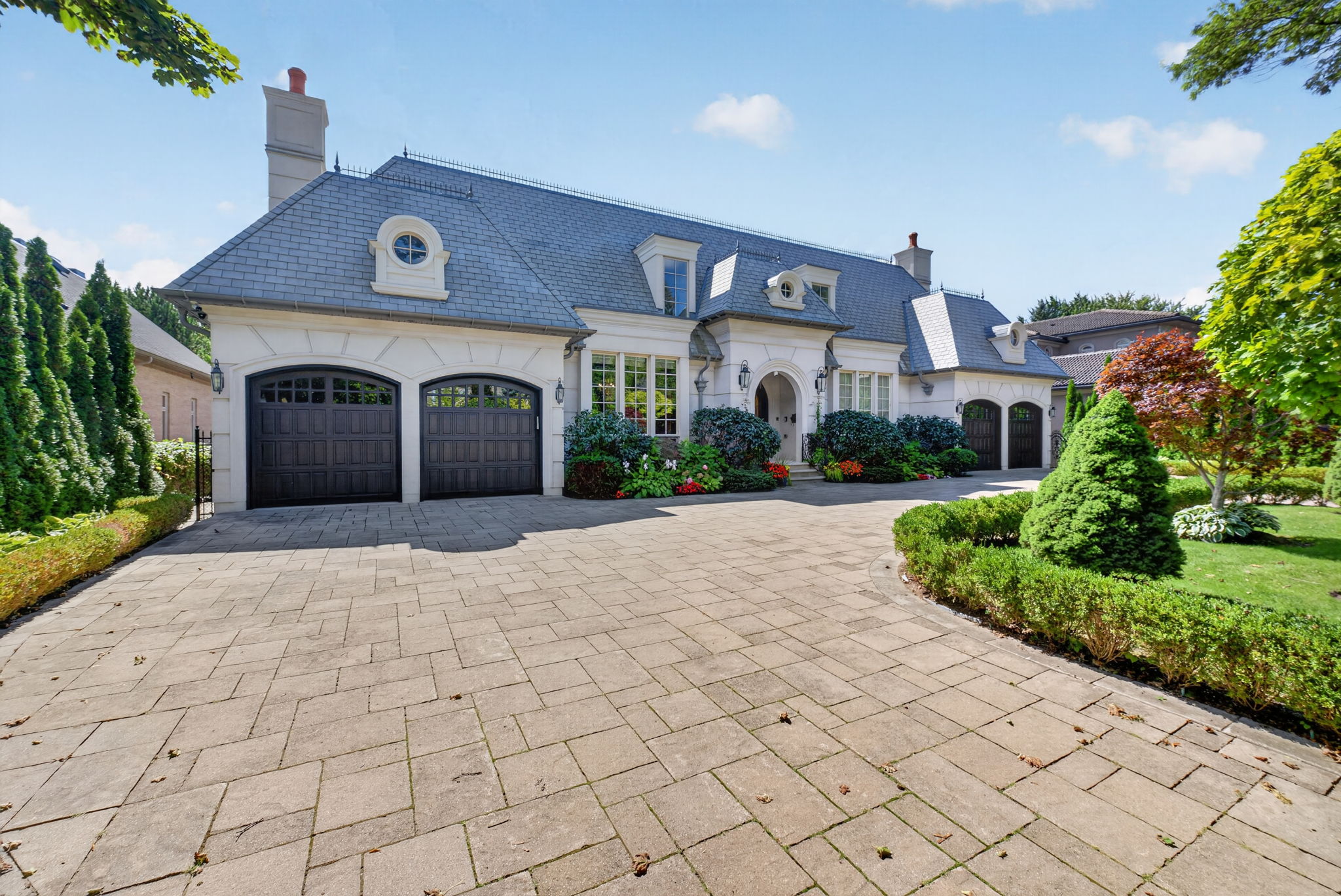 101 Forest Heights Blvd Toronto, ON M2L 2K7