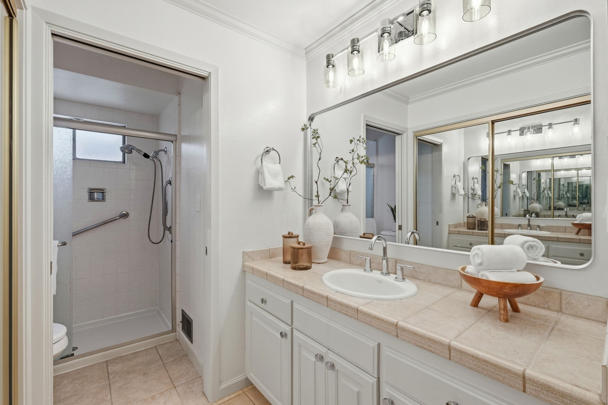 032_f8_101 Hartford Rd