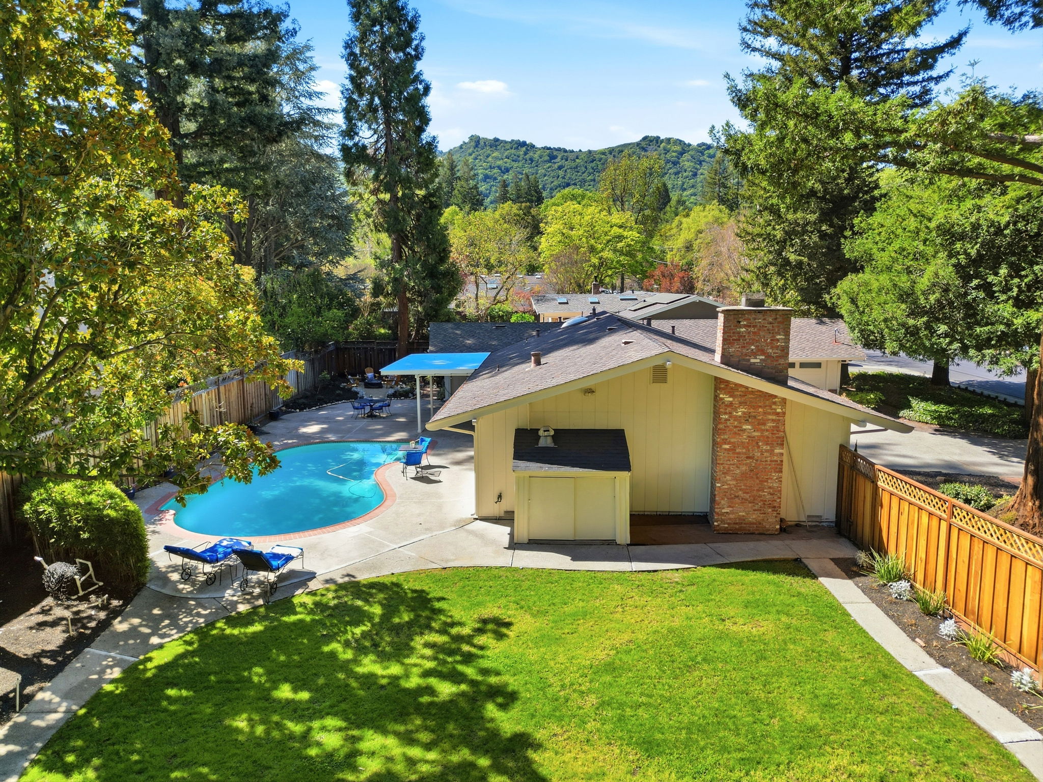 005_f8_AERIAL_101 Hartford Rd