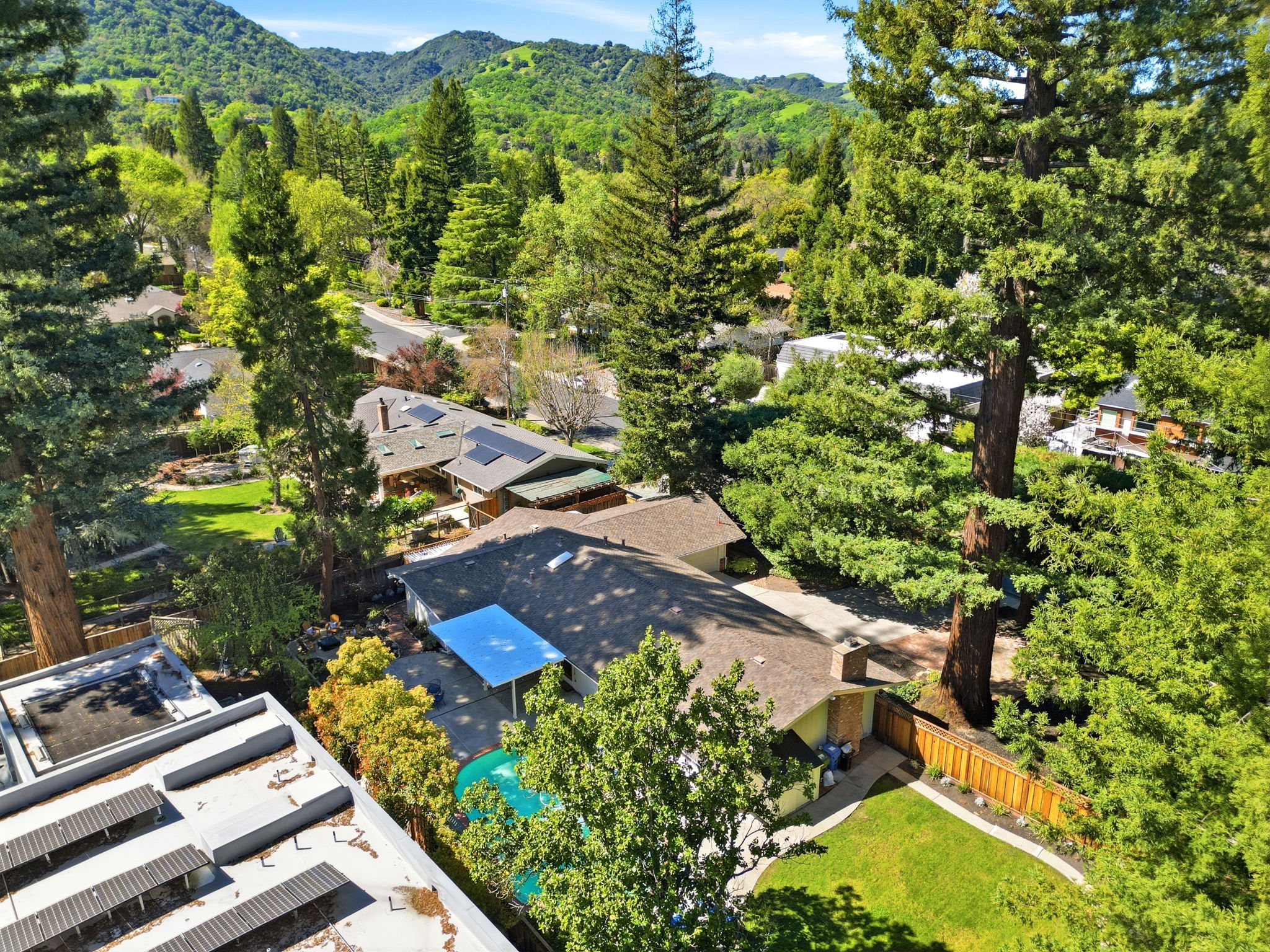 006_f8_AERIAL_101 Hartford Rd