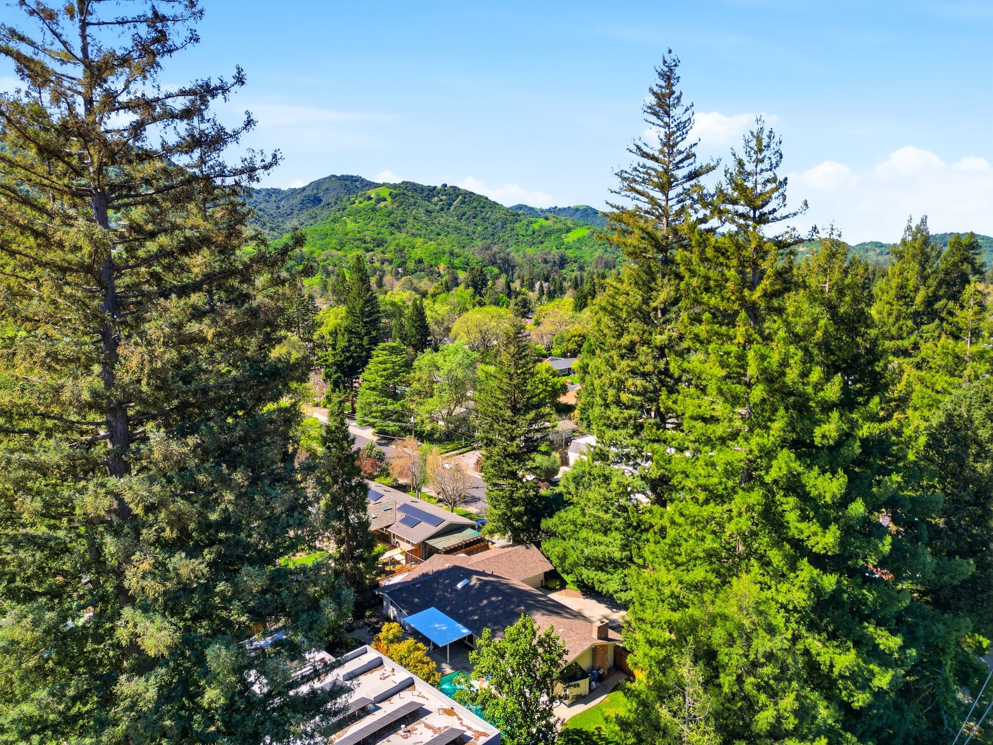 018_f8_AERIAL_101 Hartford Rd