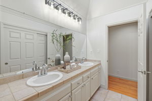 030_f8_101 Hartford Rd