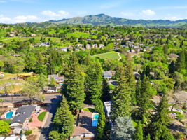 015_f8_AERIAL_101 Hartford Rd