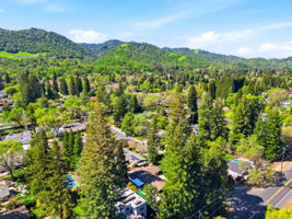 017_f8_AERIAL_101 Hartford Rd