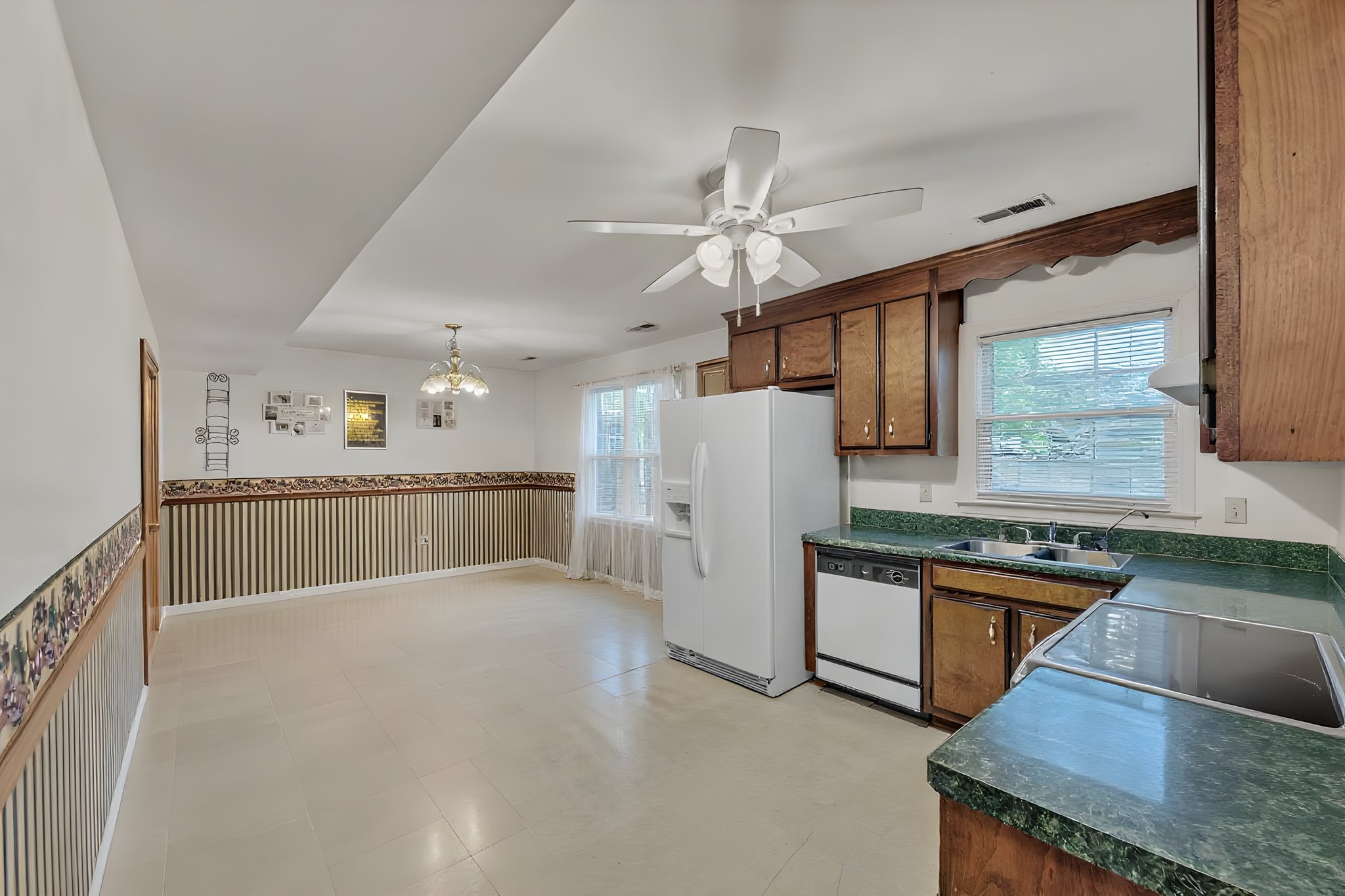 DSC_6954 furniture removed.jpeg