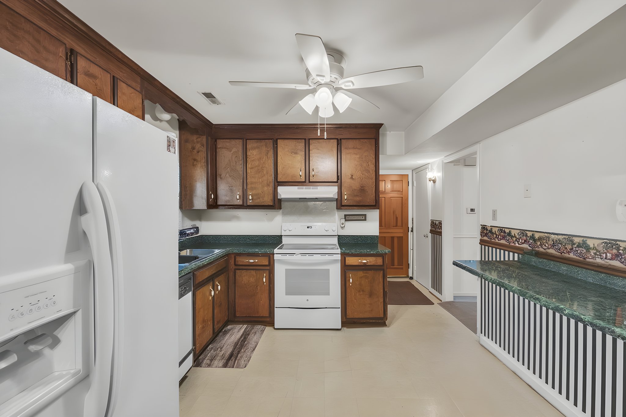 DSC_6959 furniture removed.jpeg