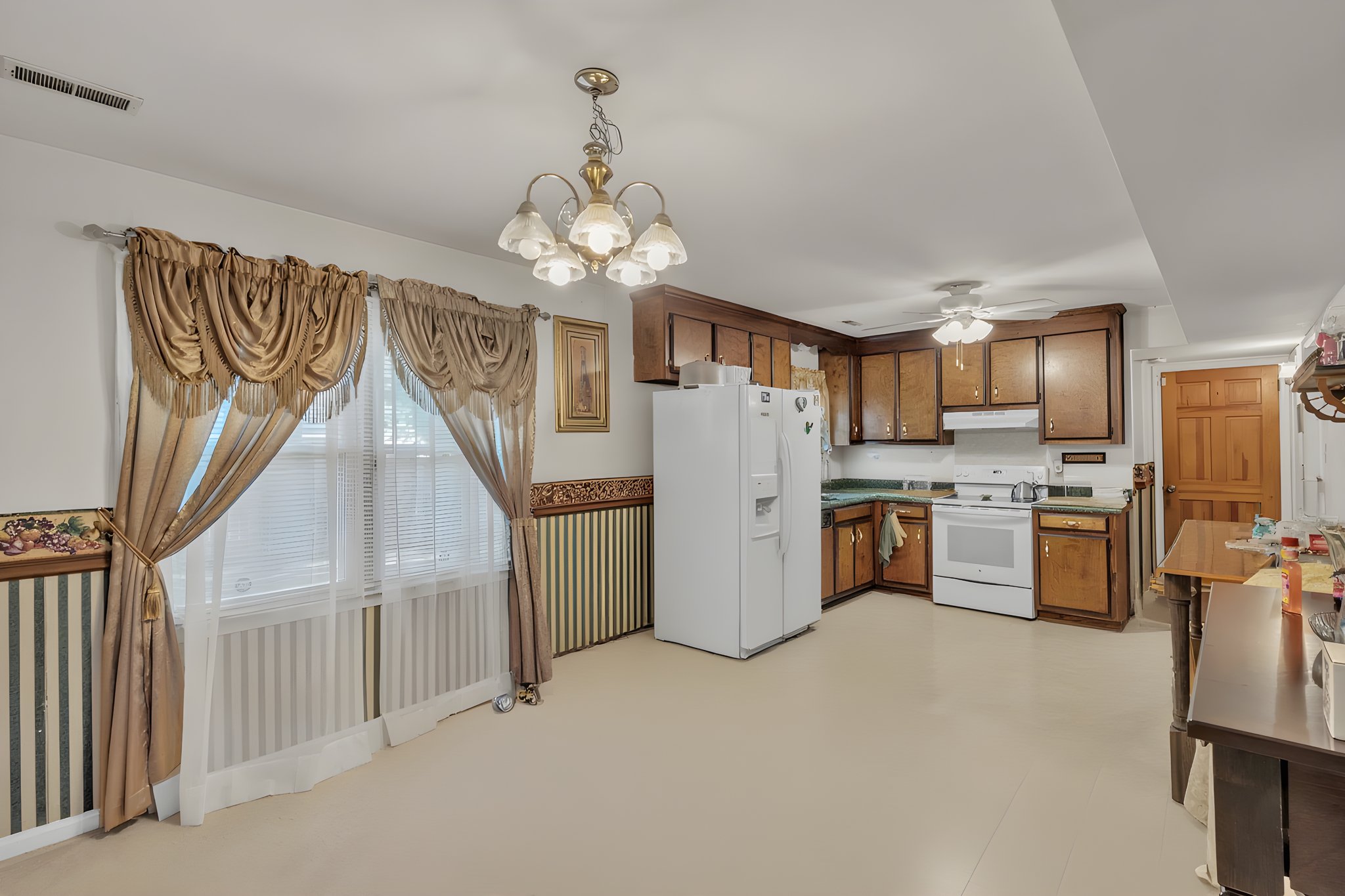 DSC_6972 furniture removed.jpeg