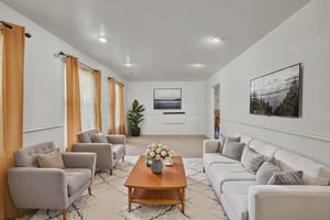 DSC_6949 virtually staged.jpeg