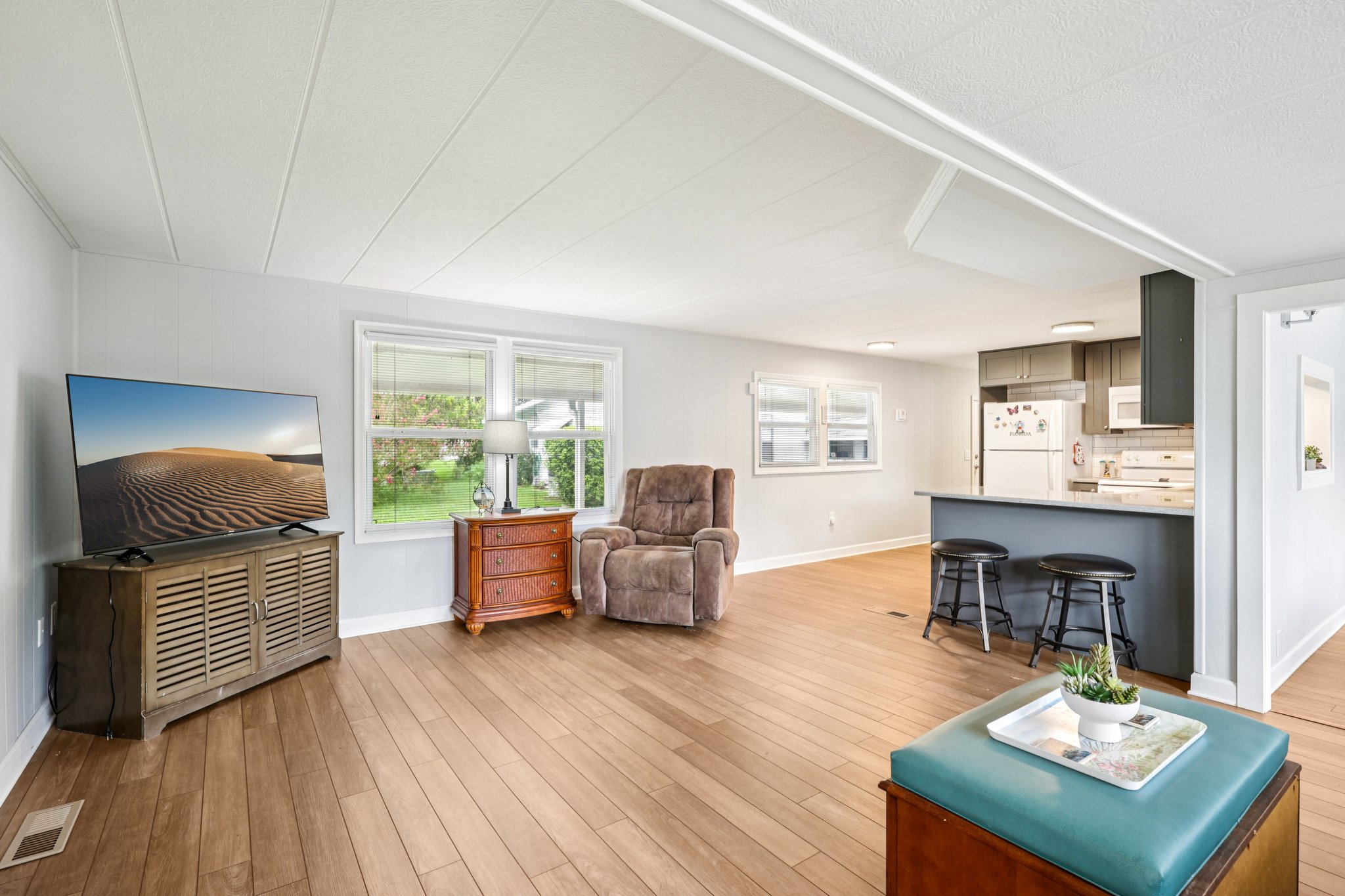 Holiday Ln-S2708-012.jpg