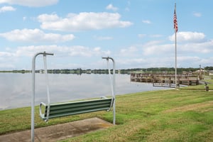 Holiday Ln-2708-911.jpg