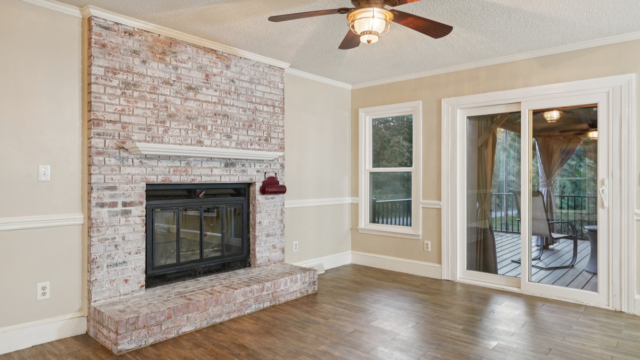 Lynn Cove Ln-S0411-008.jpg