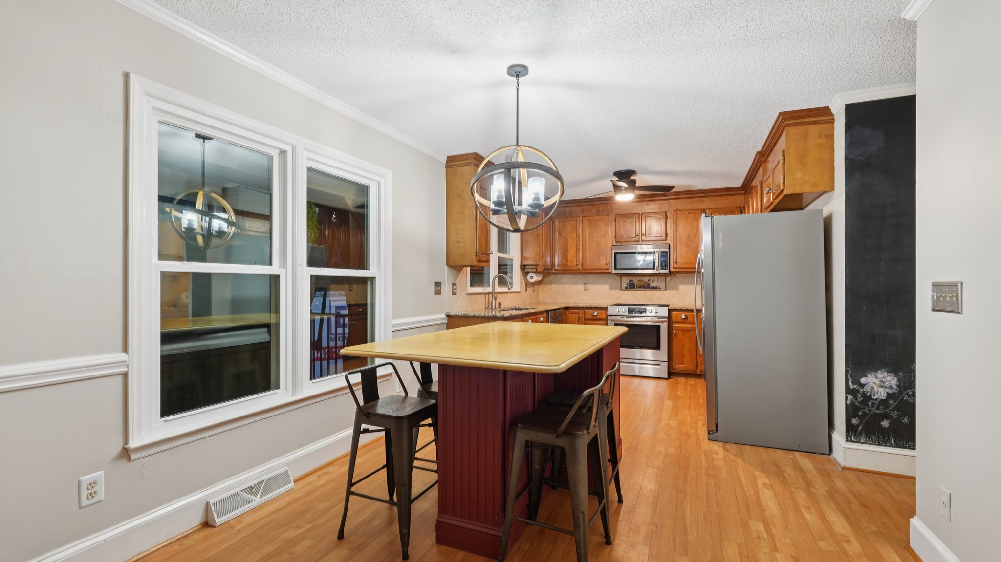 Lynn Cove Ln-S0411-010.jpg