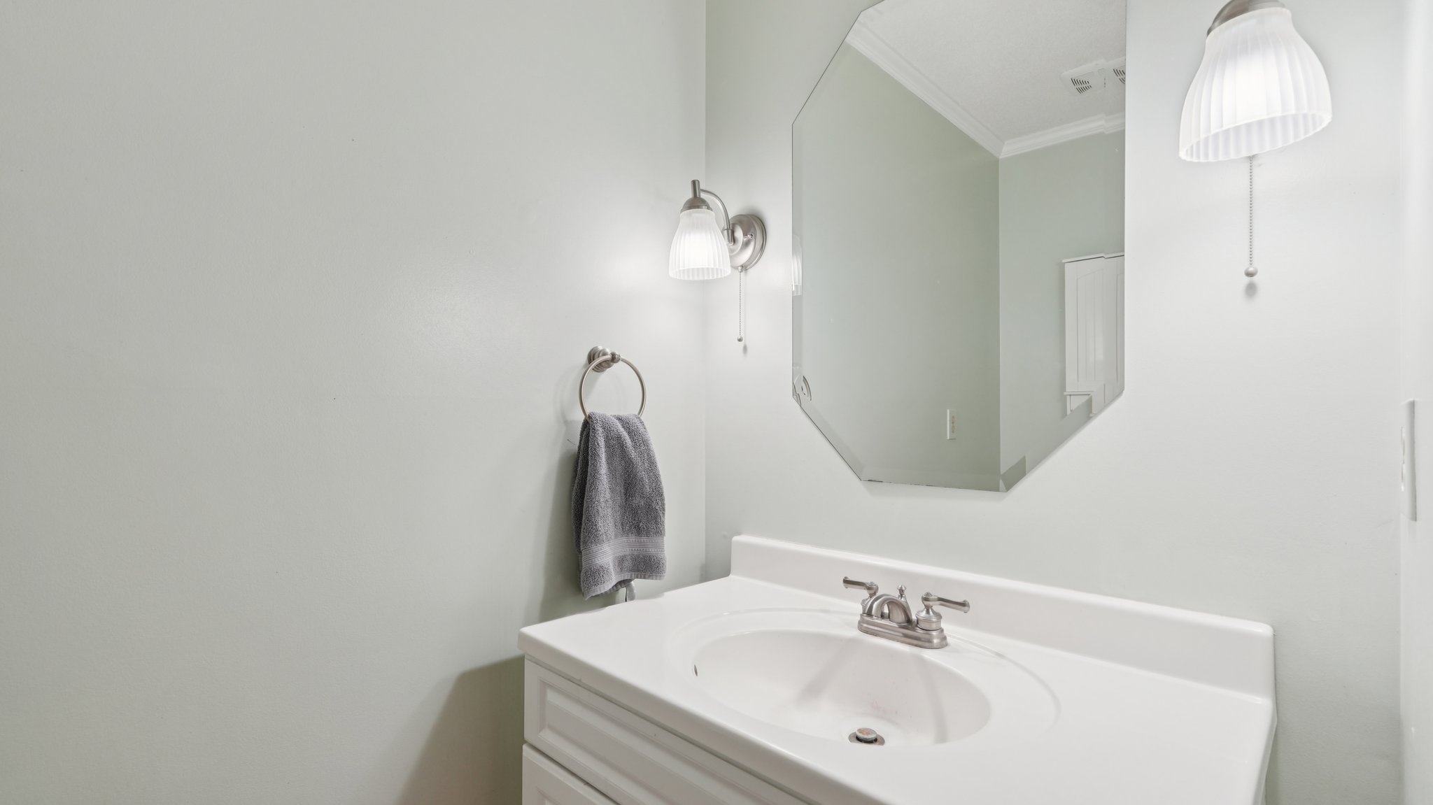 Lynn Cove Ln-S0411-019.jpg