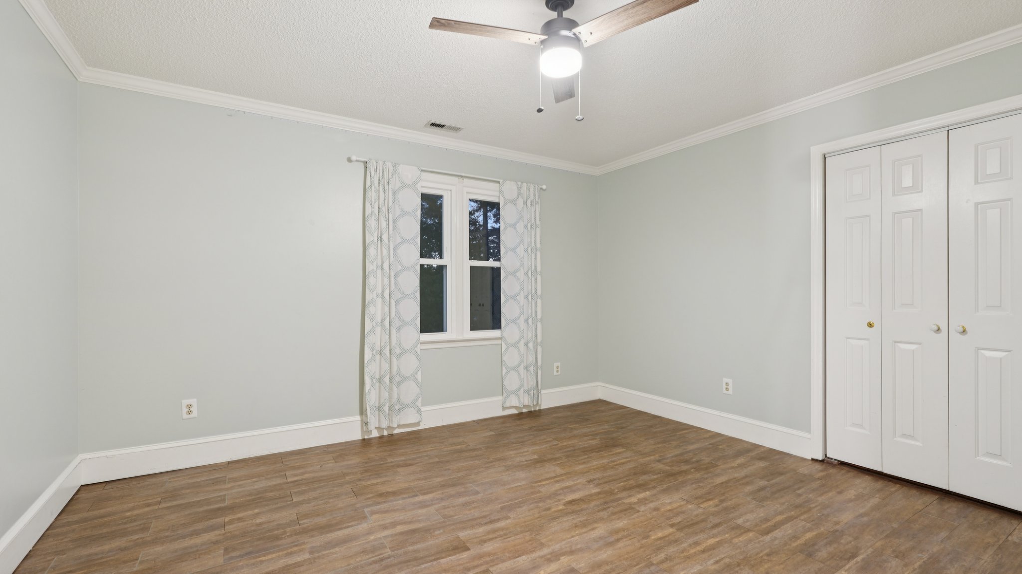 Lynn Cove Ln-S0411-037.jpg