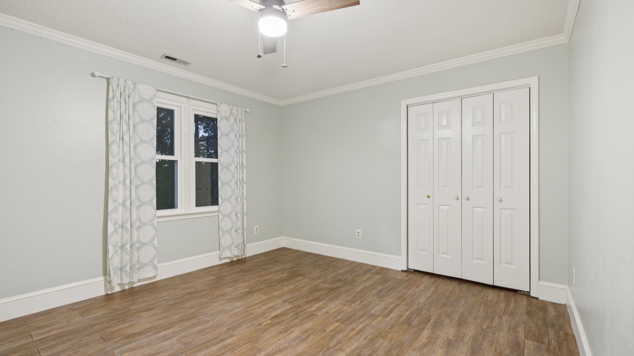 Lynn Cove Ln-S0411-038.jpg