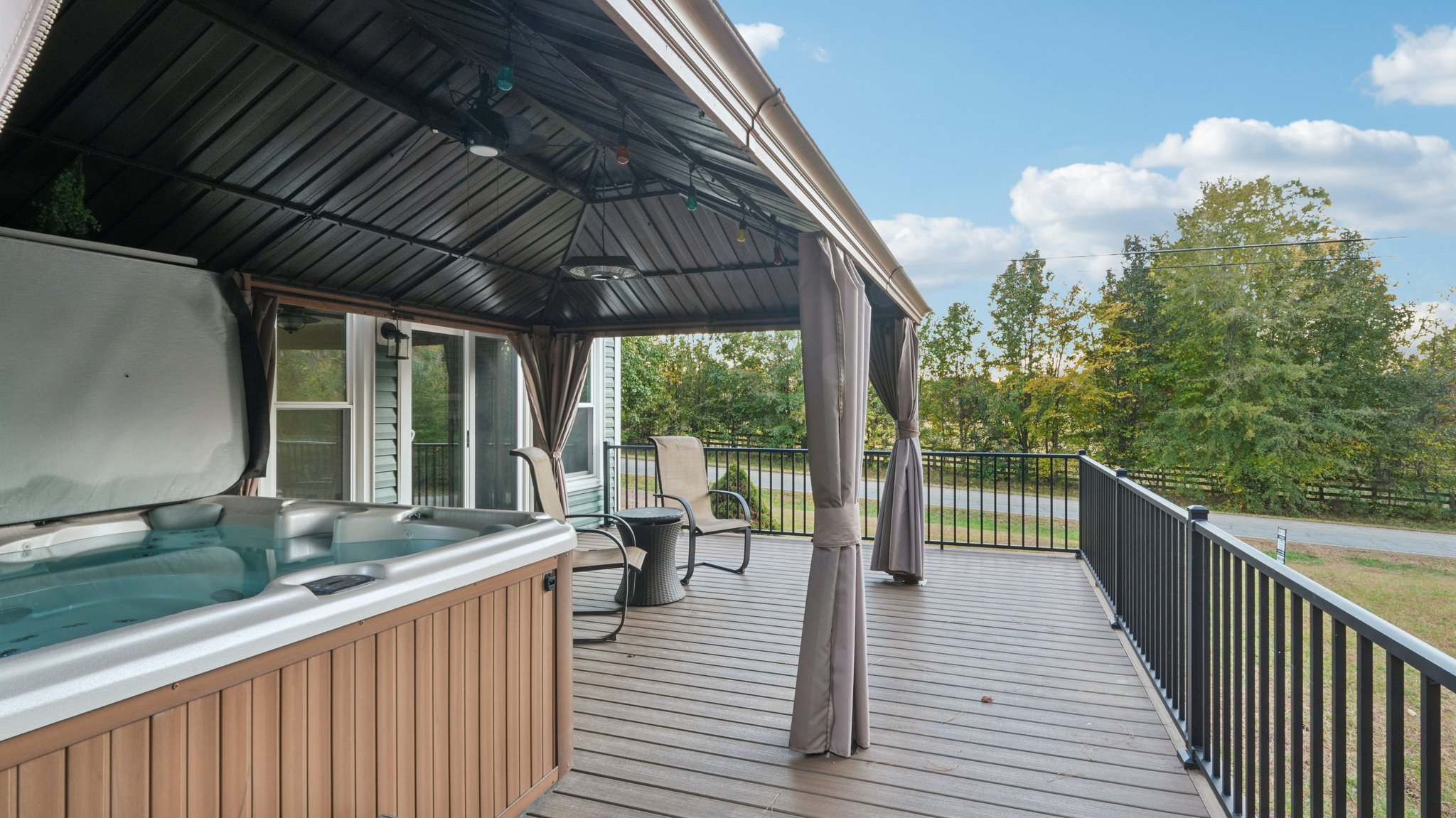 Lynn Cove Ln-S0411-052.jpg