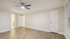 Lynn Cove Ln-S0411-025.jpg