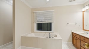 Lynn Cove Ln-S0411-026.jpg