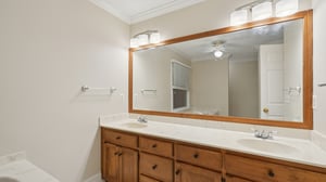 Lynn Cove Ln-S0411-027.jpg