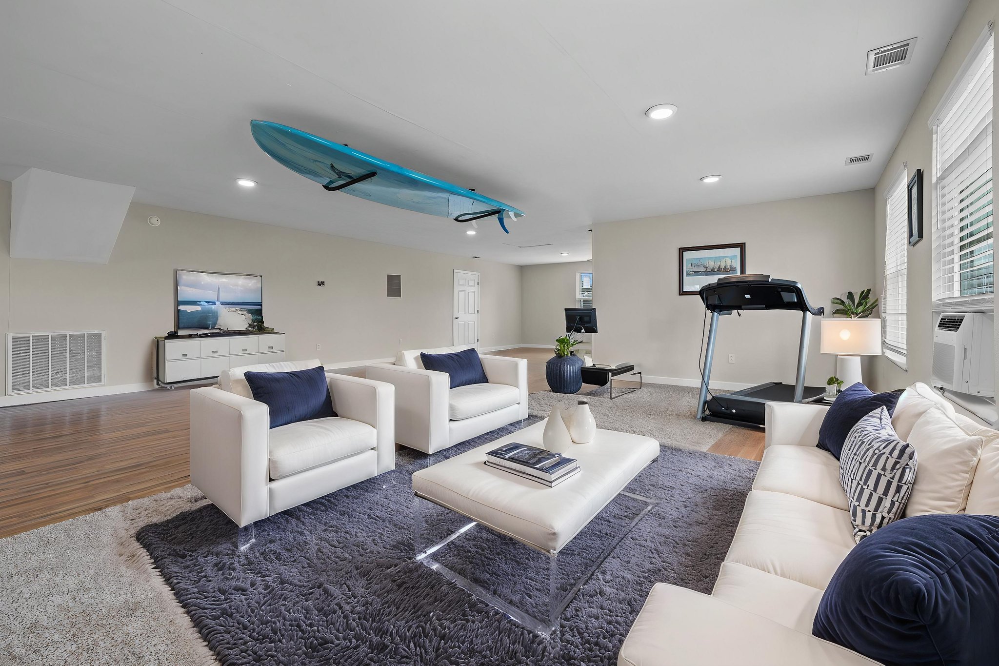 7X2A4577 virtually staged.jpeg