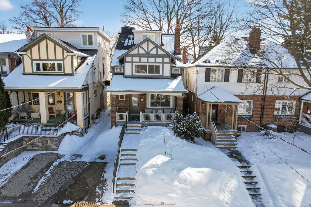 101 Manor Rd E